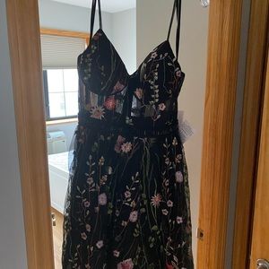 Mac Duggal cocktail dress, size 8. New with tags on. Never worn!